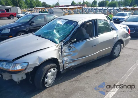 1998 Honda Accord Lx из США, поврежденный, VIN 1HGCG5642WA268665